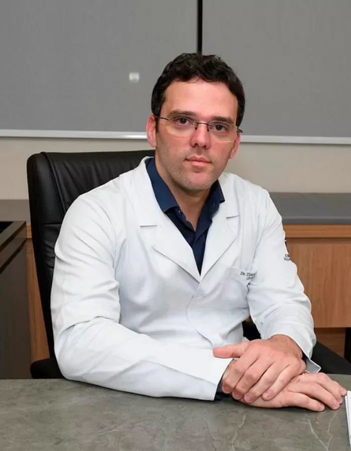 Dr. Thiago Bernado